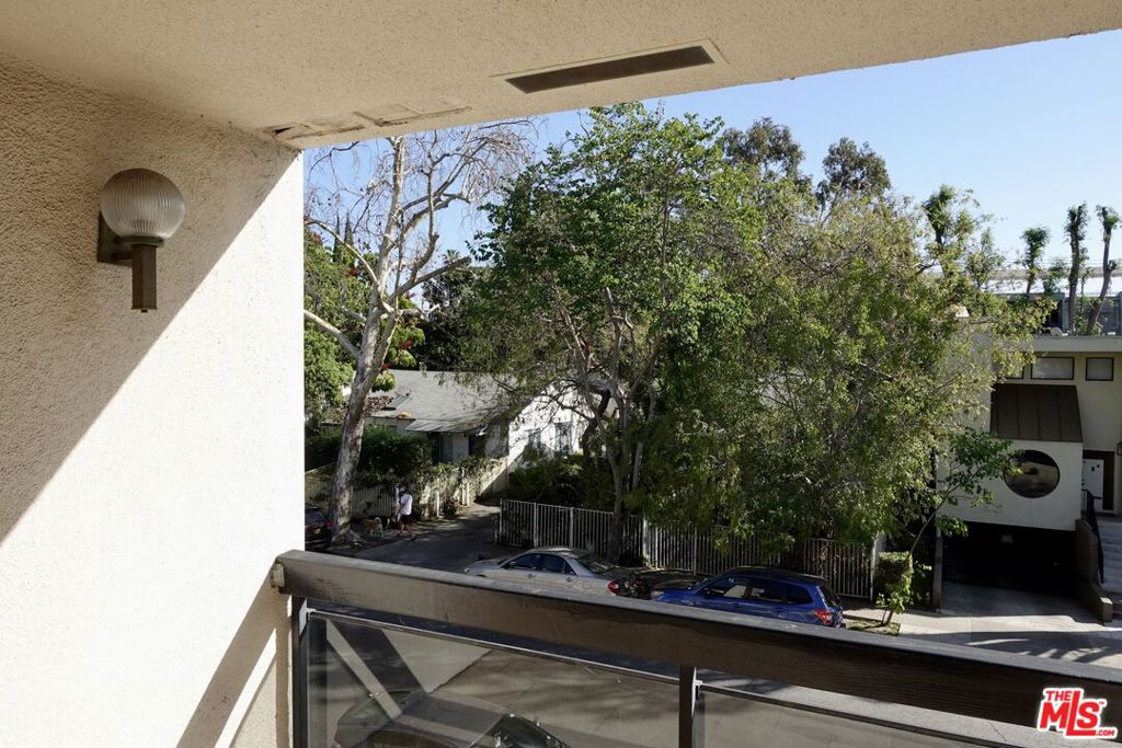 Residential Lease for rent at 723 Westmount Drive 206, West Hollywood CA featuring 2 beds and 3 baths
