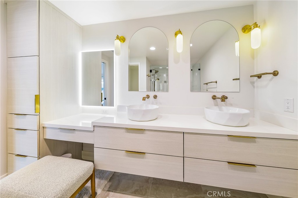 Residential Lease for rent at 12 Lakeview, Irvine CA featuring 3 beds and 2 baths