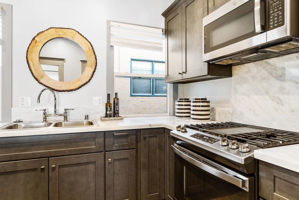 Residential Income for sale at 548 37th St, Oakland CA