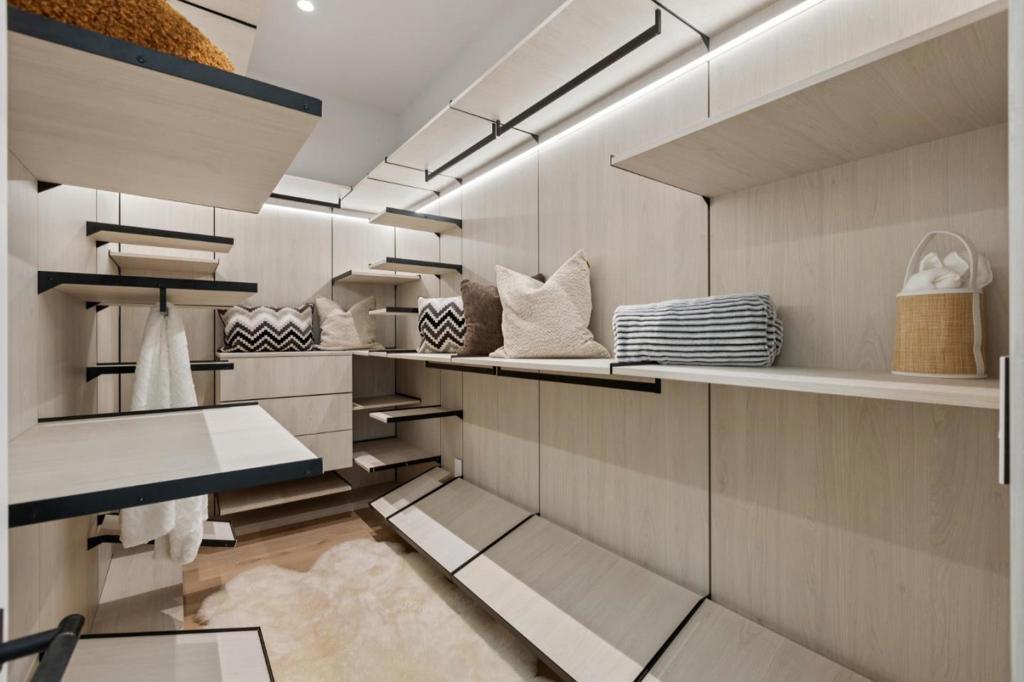 Residential for sale at 14685 Horseshoe Drive, Saratoga CA featuring 5 beds and 6 baths