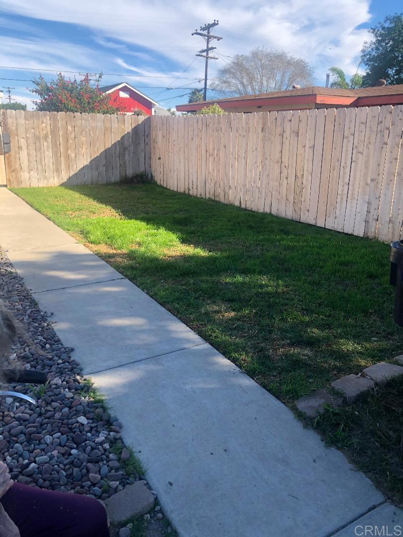 Residential Lease for rent at 4557 Clairemont Dr., San Diego CA featuring 2 beds and 1 bath