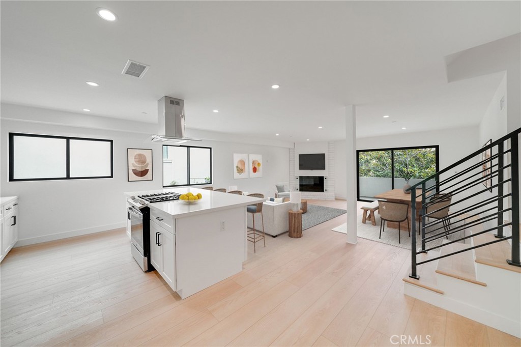 Residential Lease for rent at 1334 9th Street, Santa Monica CA featuring 3 beds and 2 baths