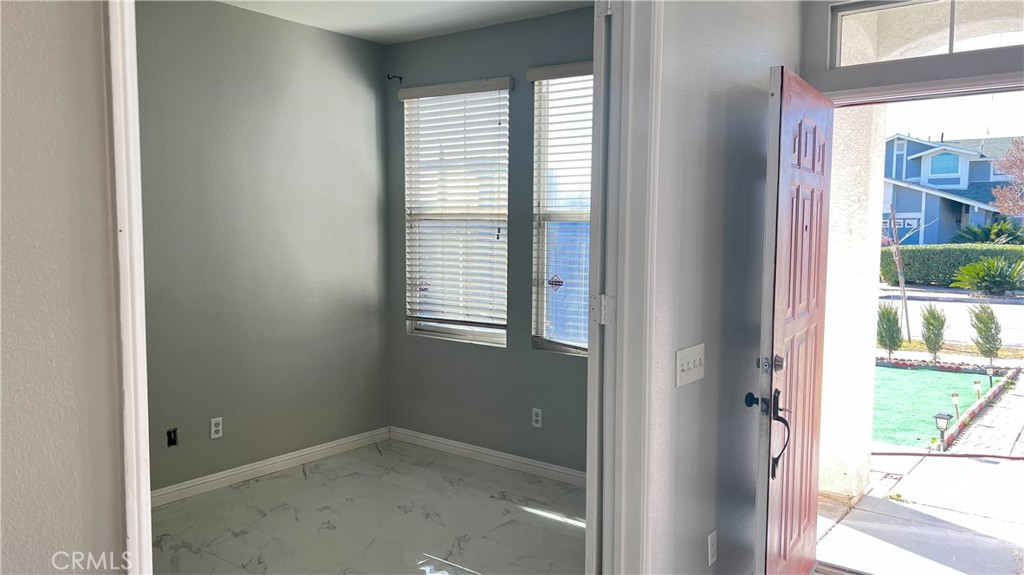 Residential Lease for rent at 7575 Lime, Fontana CA featuring 5 beds and 3 baths