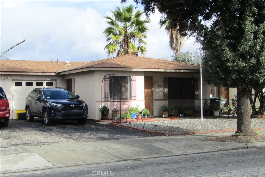 Residential for sale at 1898 Calle Diablo, Hemet CA featuring 2 beds and 1 bath