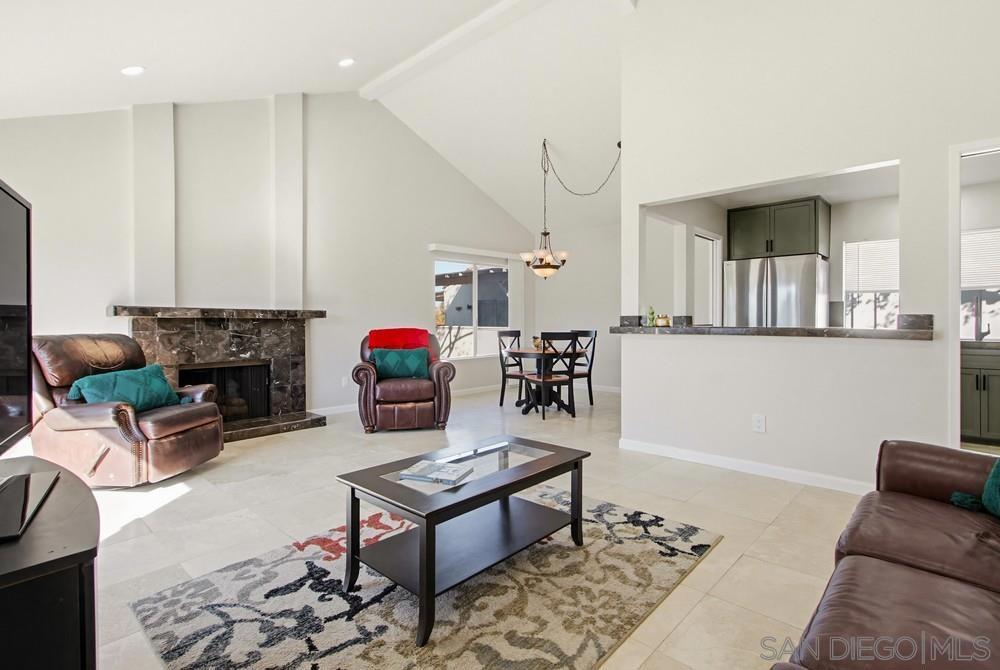 Residential Lease for rent at 17440 Plaza Cerado 71, San Diego, San Diego County CA featuring 2 beds and 2 baths