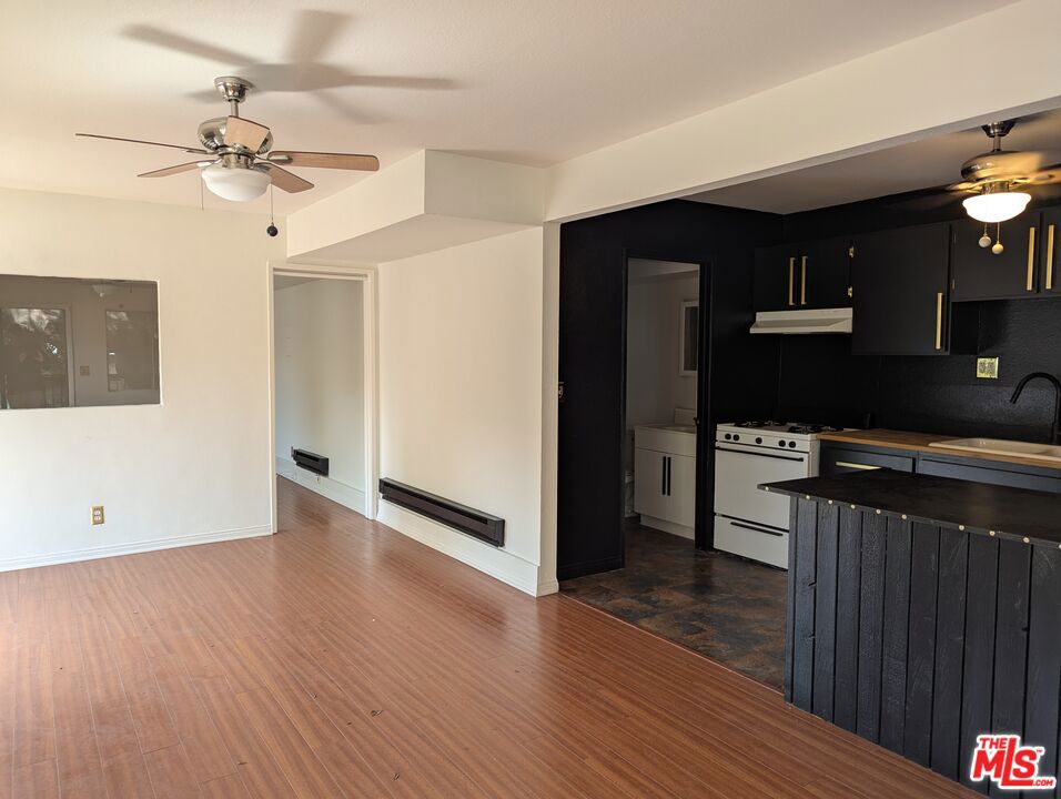 Residential Lease for rent at 1323 N Olive Drive 23G, West Hollywood CA featuring 1 bed and 2 baths