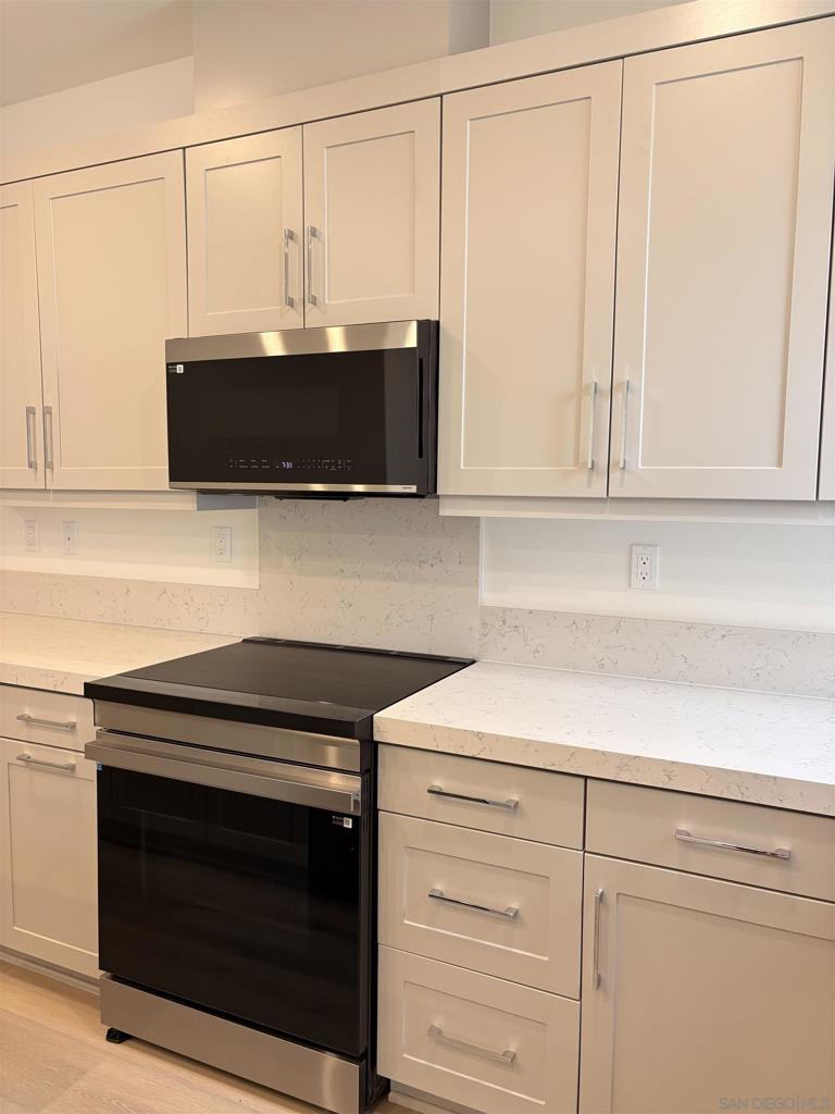 Residential Lease for rent at 432 Caliper Way, San Marcos, San Diego County CA featuring 3 beds and 3 baths