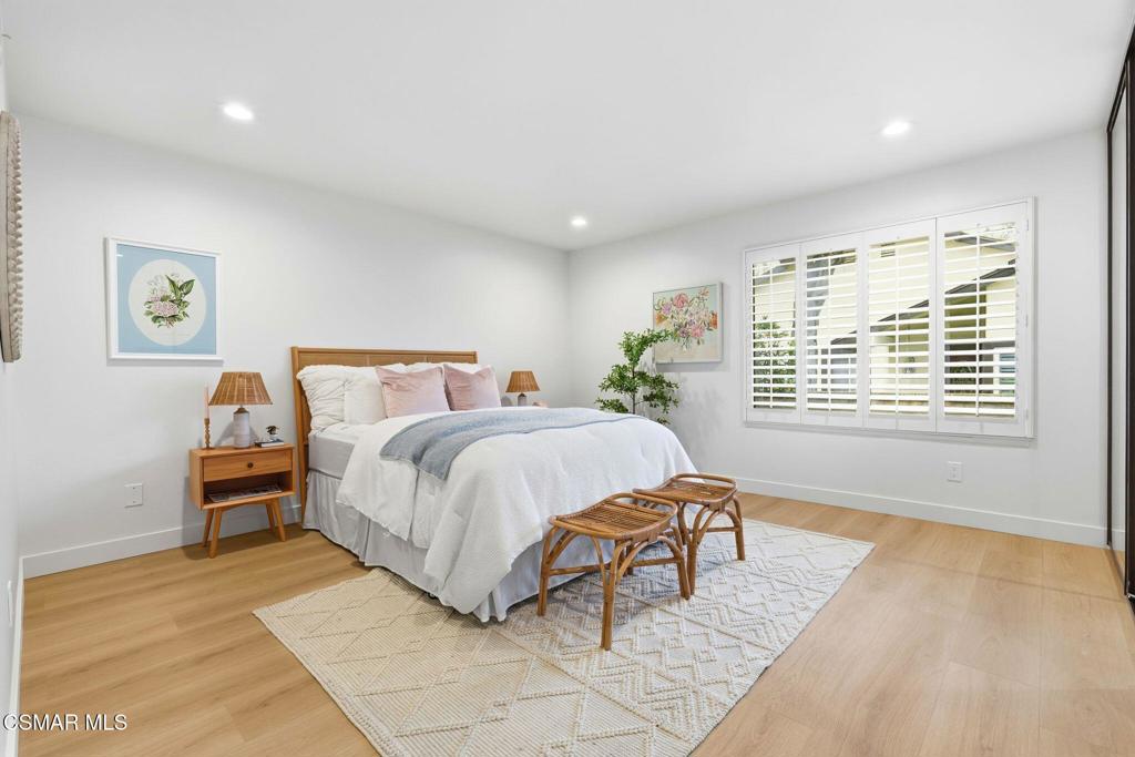 Residential Lease for rent at 41040 Village 41, Camarillo CA featuring 2 beds and 2 baths