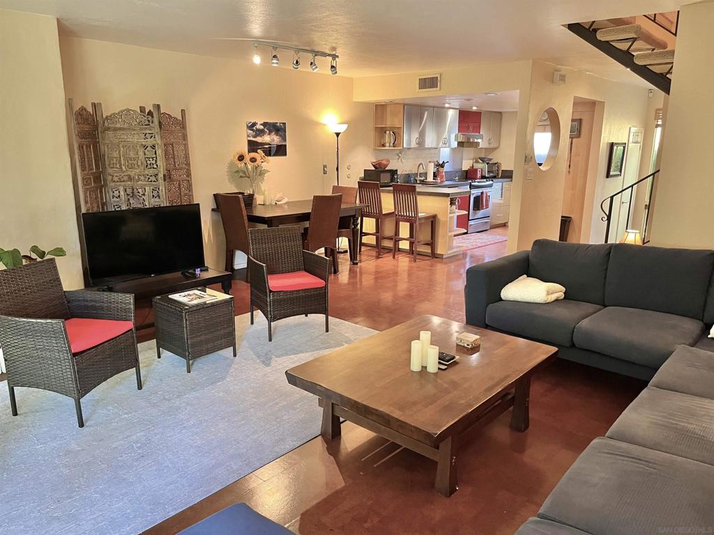 Residential Lease for rent at 1917 Alga B, Carlsbad CA featuring 2 beds and 3 baths