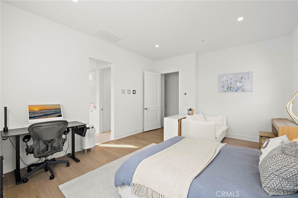 Residential for sale at 120 eversedge, Irvine CA featuring 3 beds and 3 baths