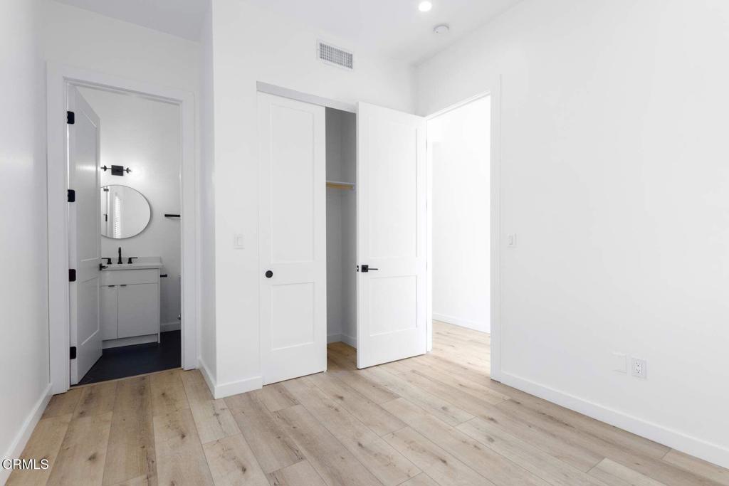 Residential Lease for rent at 4179 Normandie Avenue 1/2, Los Angeles, Los Angeles County CA featuring 4 beds and 3 baths