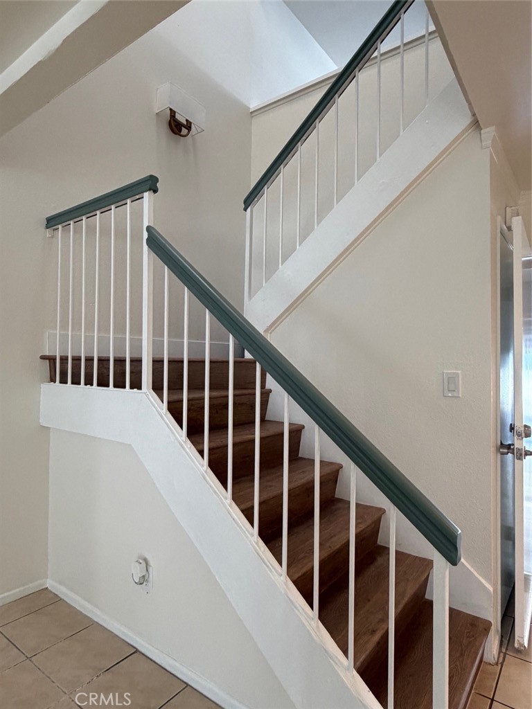 Residential Lease for rent at 1916 E 5th, Ontario, San Bernardino County CA featuring 2 beds and 3 baths