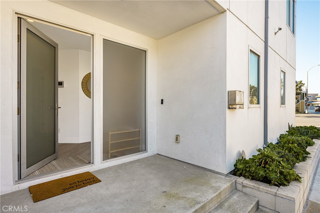 Residential Lease for rent at 4405 Channel Place, Newport Beach CA featuring 3 beds and 3 baths