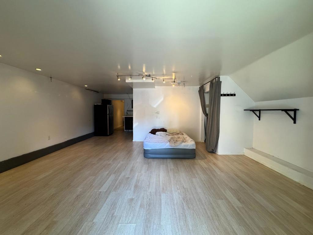 Residential for sale at 370 Bartlett Avenue 2, San Francisco CA featuring 1 bed and 1 bath