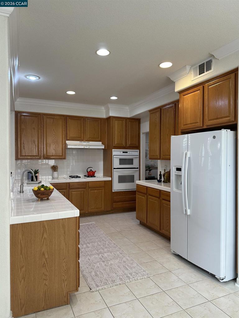 Residential for sale at 518 silver maple dr, Hercules CA featuring 4 beds and 5 baths