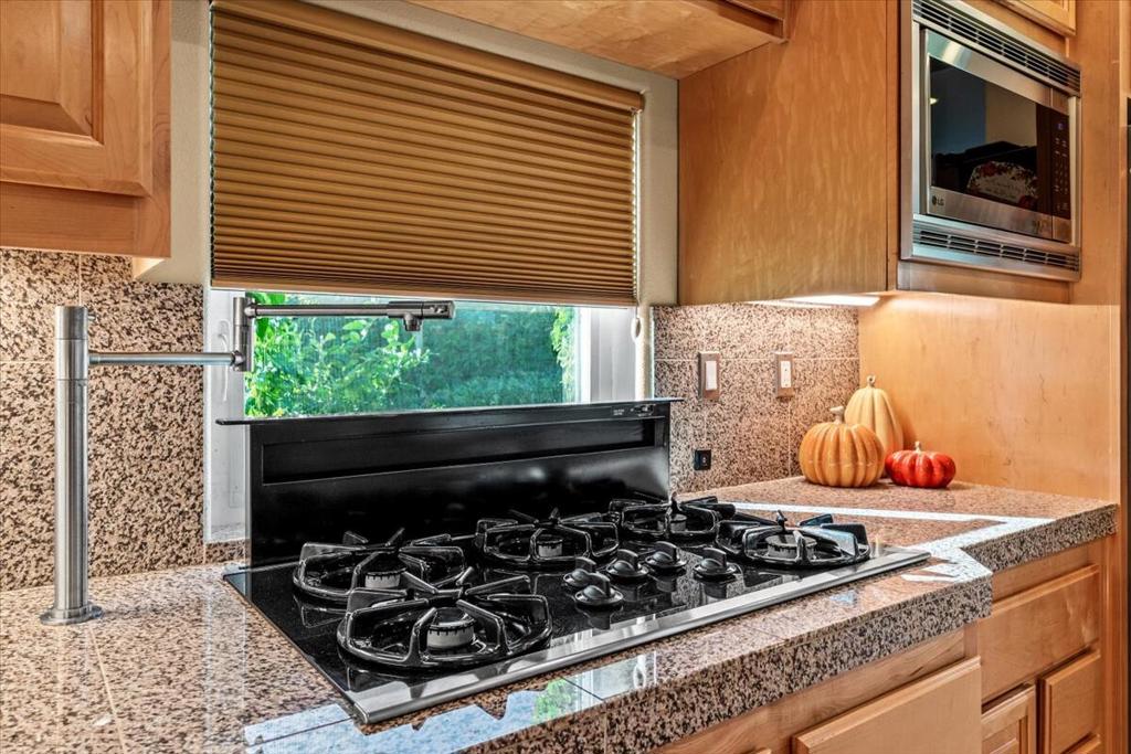 Residential for sale at 79530 Cetrino, La Quinta CA featuring 3 beds and 3 baths