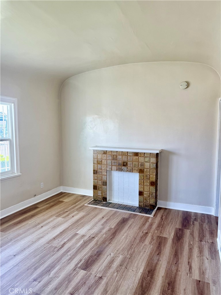 Residential Lease for rent at 2108 W 37th Place, Los Angeles, Los Angeles County CA featuring 1 bed and 1 bath