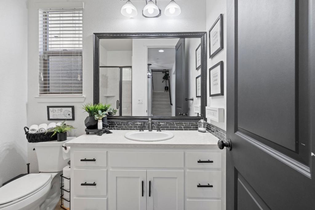 Residential for sale at 1657 Santana Ranch Drive, Hollister CA featuring 4 beds and 3 baths