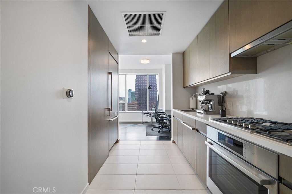 Studio for sale at 889 Francisco Street 3205, Los Angeles, CA and 1 bath