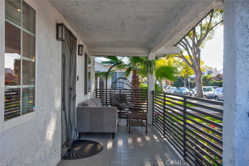 Residential for sale at 1010 Mariposa, Glendale CA featuring 6 beds and 4 baths