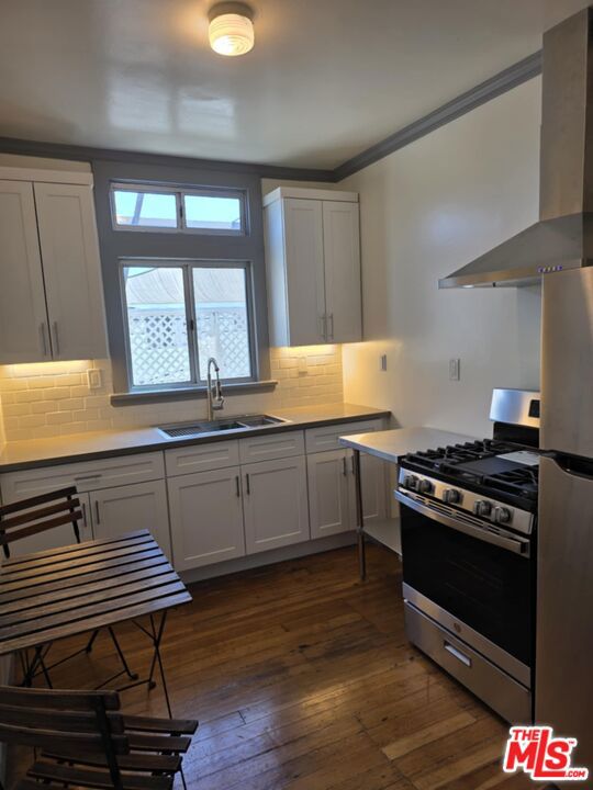 Residential Lease for rent at 1275 N Wilton Place C, Los Angeles, Los Angeles County CA featuring 1 bed and 1 bath