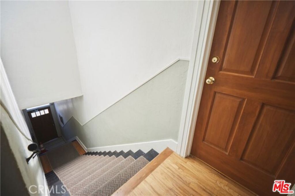 Residential Lease for rent at 1275 N Wilton Place B, Los Angeles, Los Angeles County CA and 1 bath