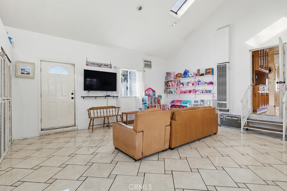 Residential for sale at 10970 Ruth, Lynwood CA featuring 2 beds and 1 bath