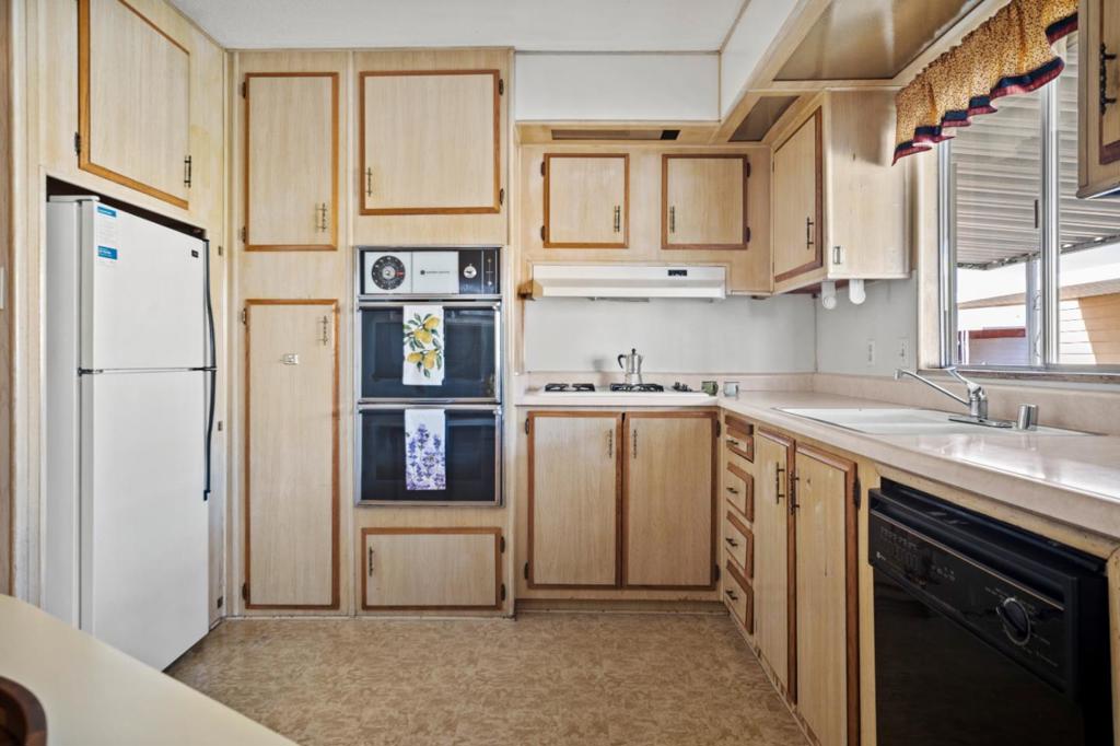 Manufactured In Park for sale at 150 Kern Street, Salinas CA featuring 2 beds and 2 baths