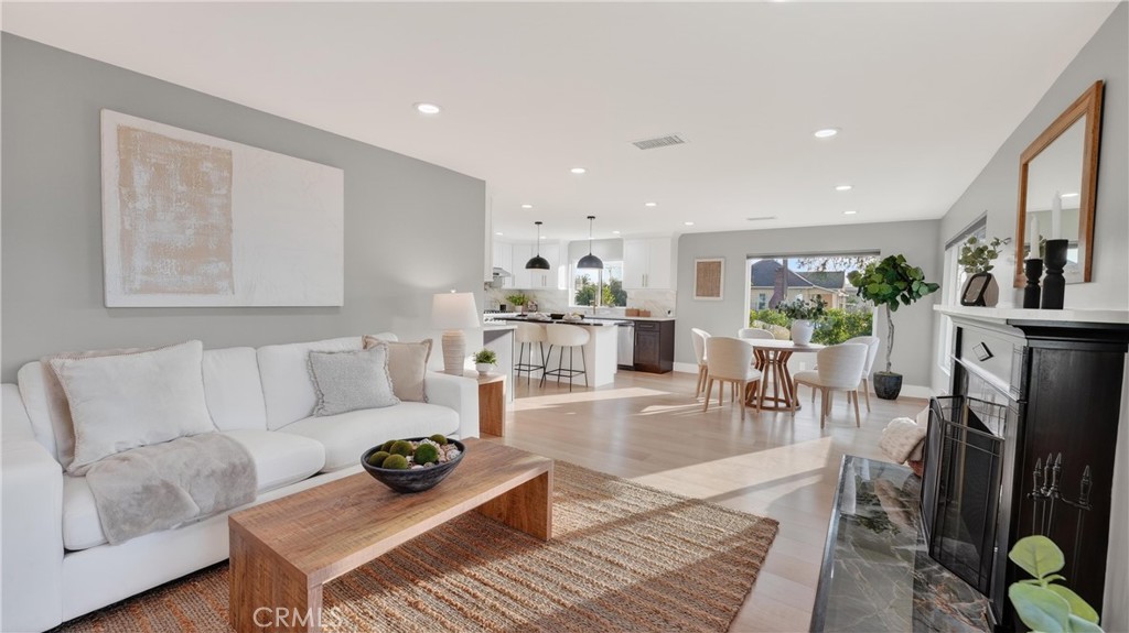 Active for sale at El Monte, CA, El Monte, CA CA and 4 baths