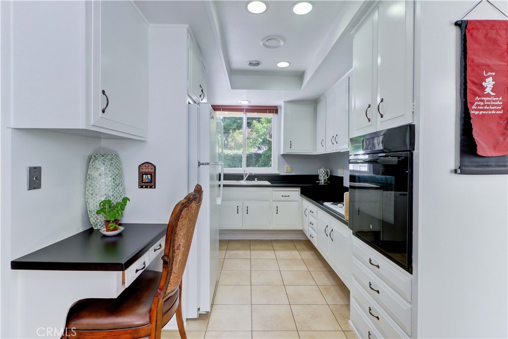Residential for sale at 30 Calle Aragon E, Laguna Woods CA featuring 2 beds and 1 bath