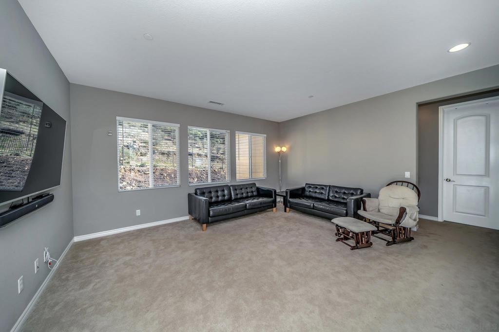 Residential Lease for rent at 847 Cannondale Ct, San Marcos, San Diego County CA featuring 5 beds and 6 baths