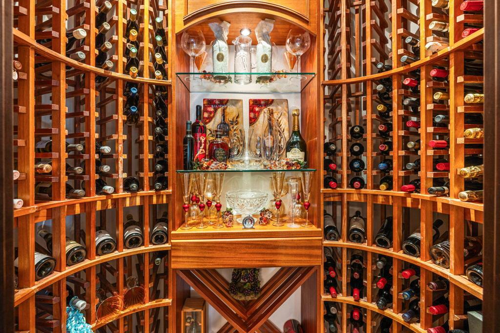 Residential for sale at 54195 Alysheba Drive, La Quinta CA featuring 4 beds and 4 baths