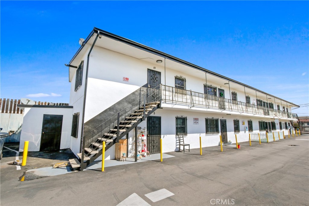 Apartment for sale at 8711 Avalon, Los Angeles, CA