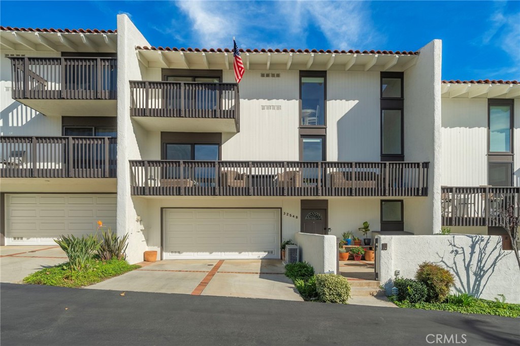 Residential for sale at 32548 Coastsite, Rancho Palos Verdes CA featuring 3 beds and 4 baths