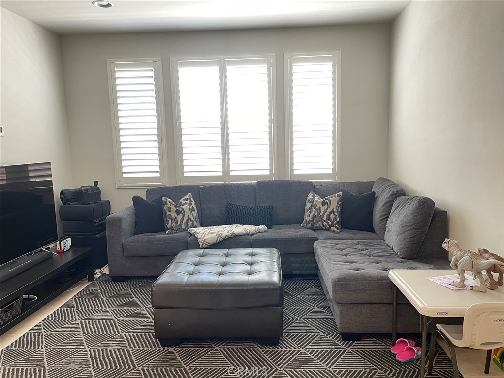 Residential Lease for rent at 12531 Elevage Drive 61, Rancho Cucamonga CA featuring 3 beds and 3 baths