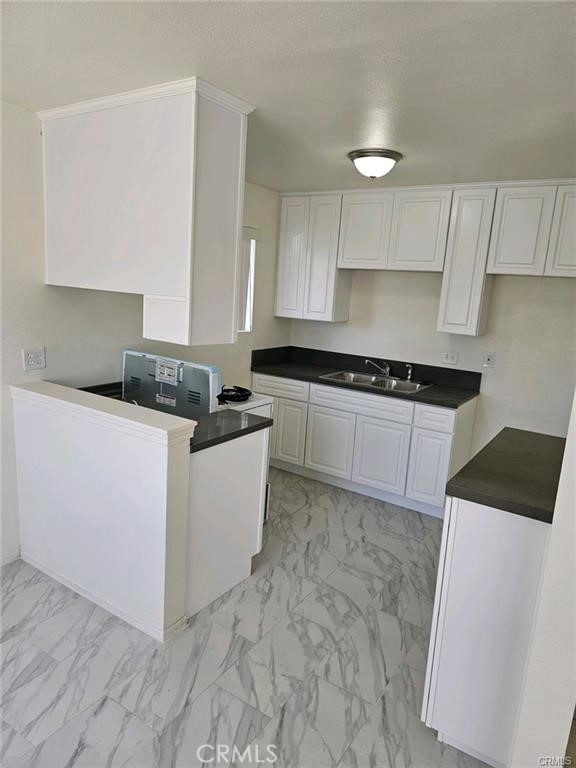 Residential Lease for rent at 1401 N F 3, San Bernardino CA featuring 2 beds and 1 bath