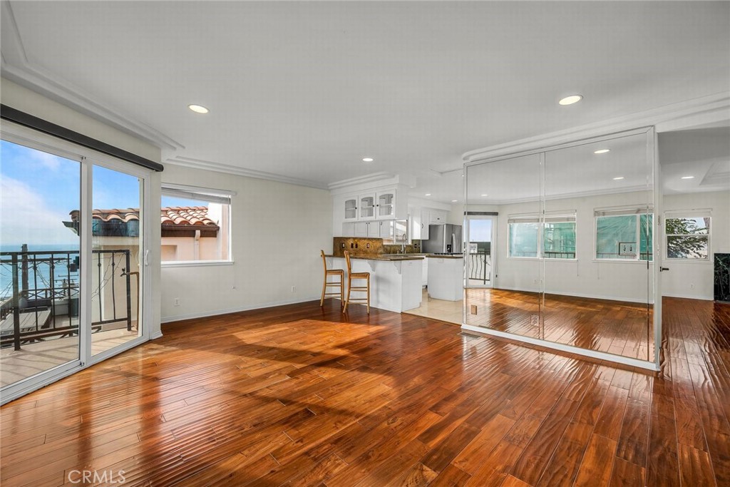 Residential Lease for rent at 4113 Highland, Manhattan Beach CA featuring 4 beds and 4 baths