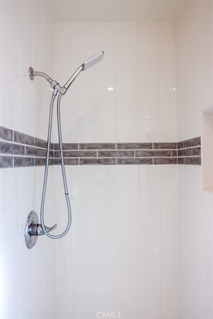 Residential Lease for rent at 11253 Segrell Way, Culver City CA featuring 3 beds and 2 baths