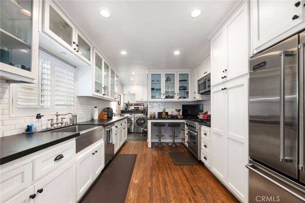 Residential Lease for rent at 330 28th, Hermosa Beach CA featuring 3 beds and 2 baths