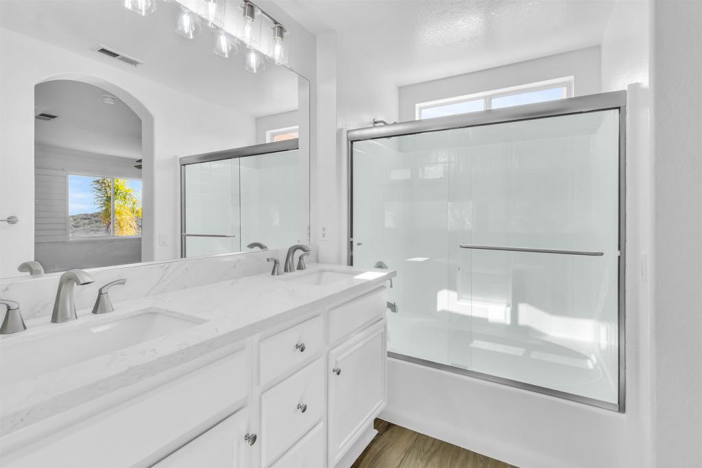 Residential Lease for rent at 861 Caminito Estrella, Chula Vista CA featuring 2 beds and 3 baths