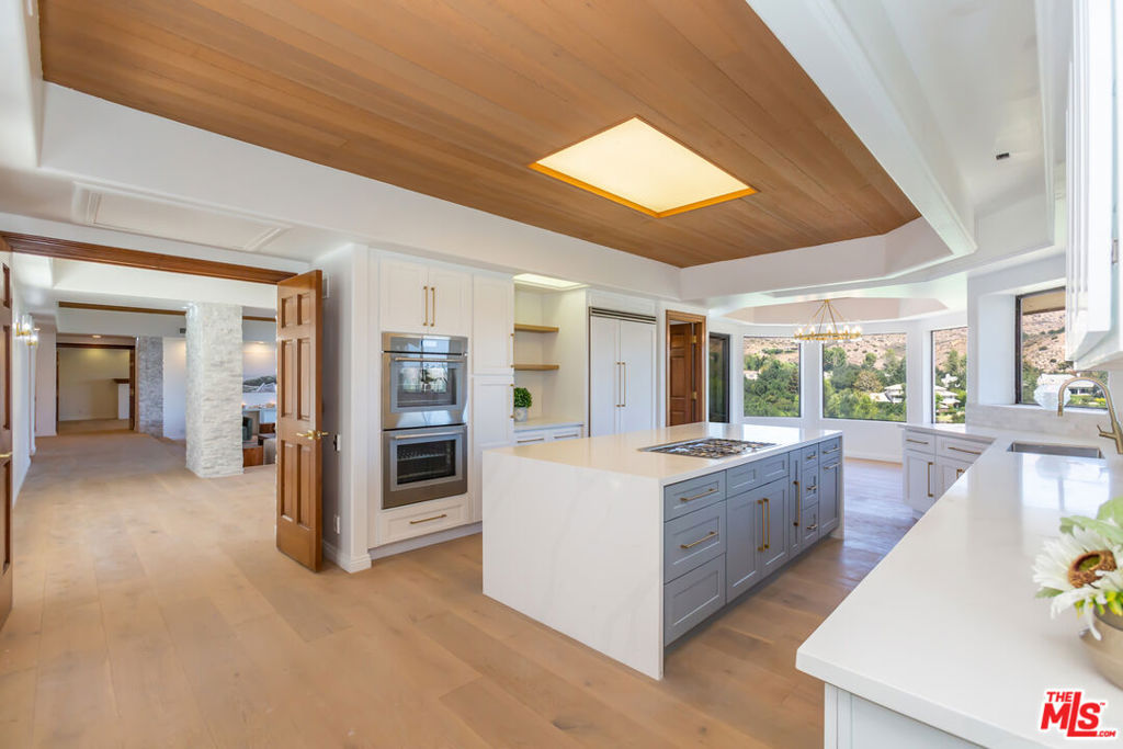 Residential Lease for rent at 5109 Lakeview Canyon Road, Westlake Village CA featuring 7 beds and 5 baths