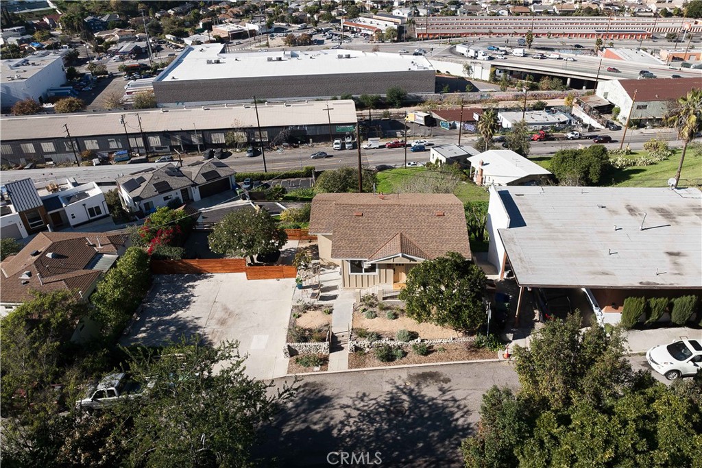 Residential Lease for rent at 4815 O Sullivan, Los Angeles, Los Angeles County CA featuring 3 beds and 2 baths