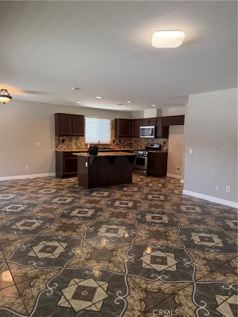 Residential Lease for rent at 13939 Little Park, Victorville CA featuring 3 beds and 2 baths