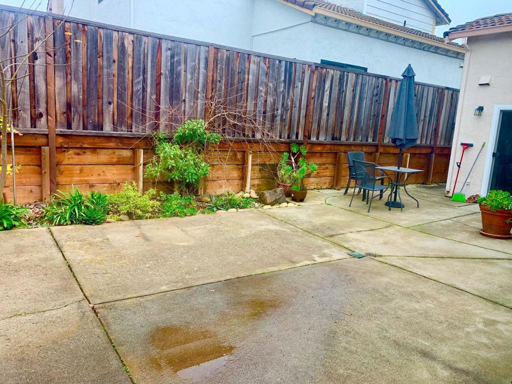 Residential Lease for rent at 1086 Big Sur Drive, San Jose, Santa Clara County CA featuring 3 beds and 2 baths