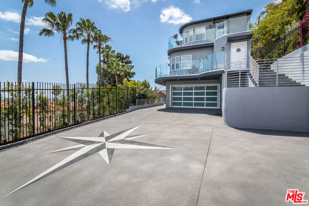 Residential Lease for rent at 1541 Selma Drive, Los Angeles, Los Angeles County CA featuring 3 beds and 4 baths