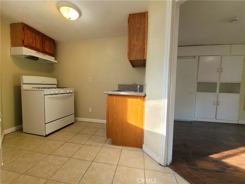 Residential Lease for rent at 11298 San Mateo Drive, Loma Linda CA and 1 bath