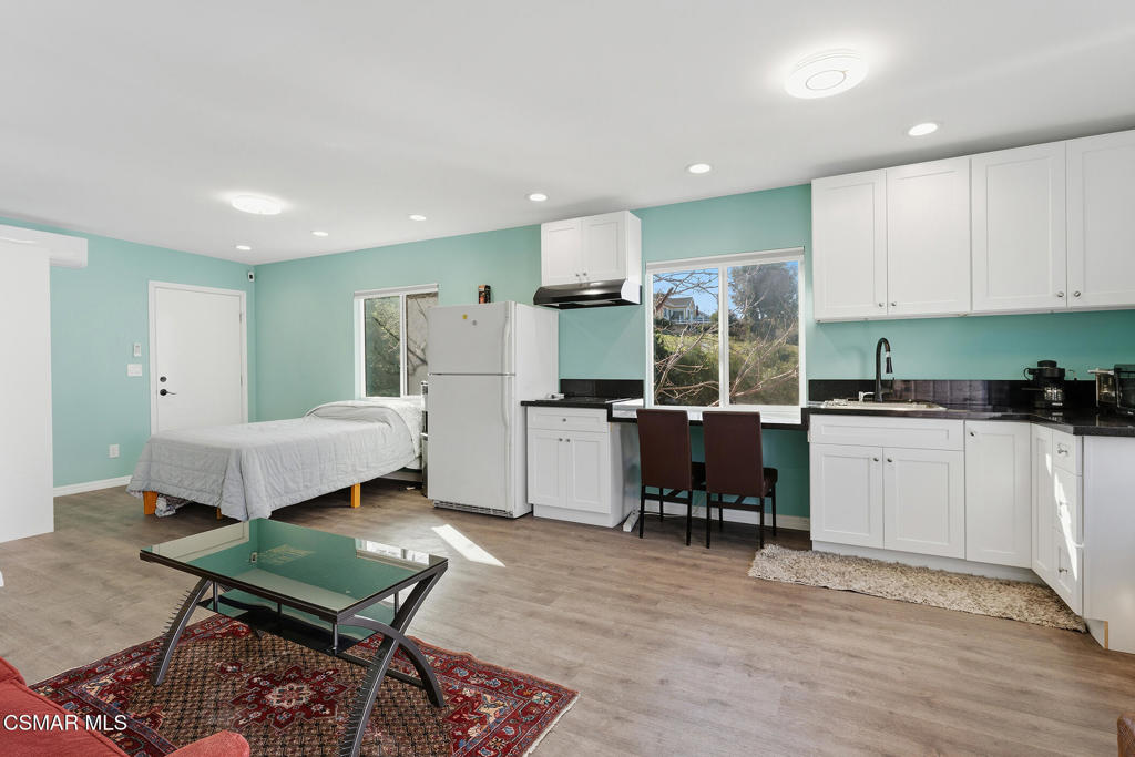 Residential Lease for rent at 263 Mcknight Road 1/2, Newbury Park CA and 1 bath