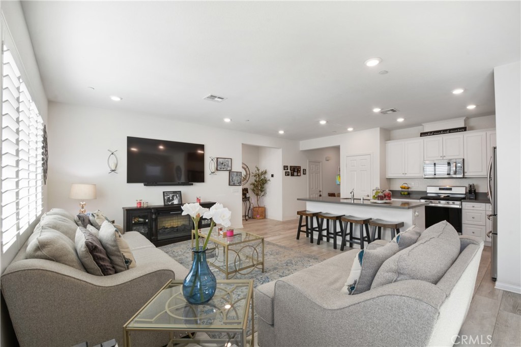 Residential for sale at 2814 E Murdock, Ontario CA featuring 3 beds and 2 baths