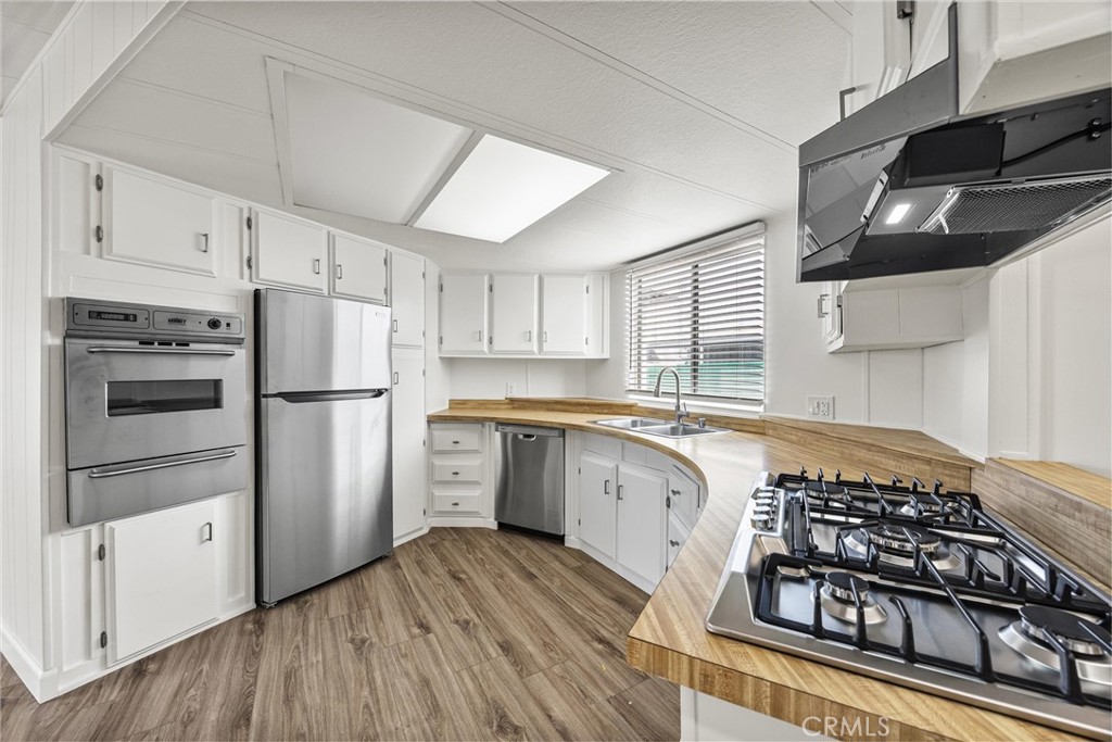 Manufactured In Park for sale at 103 Cedarwood Lane, Bakersfield CA featuring 3 beds and 2 baths