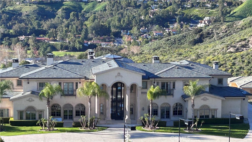 Residential Lease for rent at 23594 Parksouth St, Calabasas CA featuring 10 beds and 13 baths